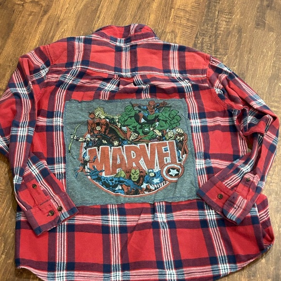 NWT UpCycled Graphic Flannel Marvel Themed graphic flannel size Large - Picture 3 of 9